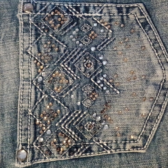 JUSTICE PREMIUM JEANS SHORTS, SIZE 10 1/2. - Picture 8 of 8